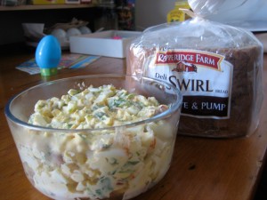 easter-egg-salad-sammiches The delicious final product alongside suggested bread.